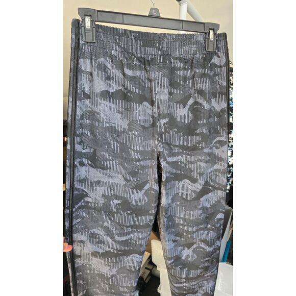 Black/Gray Adidas Joggers Athletic Pants with pockets Size L (14/16) - EUC - Picture 8 of 11